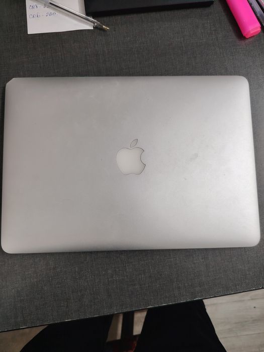 MacBook Air 13-inchb Mid 2013
