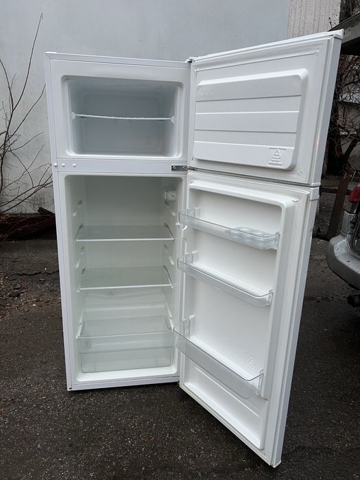 Холодильник ARG в хорошем рабочем состояние