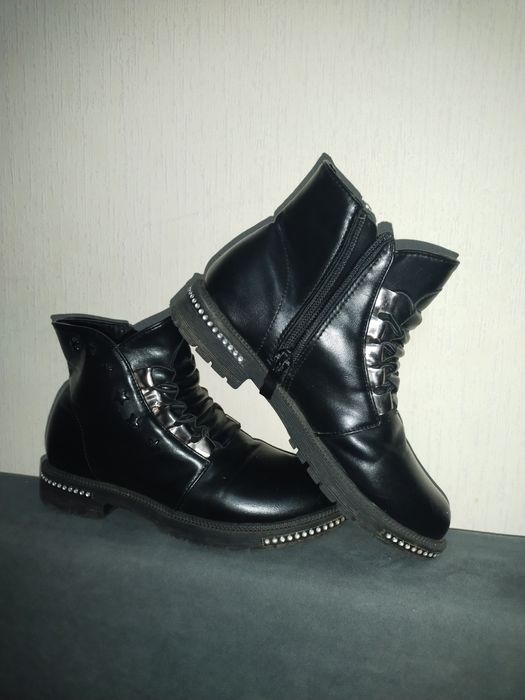 Продам обувь на девочку