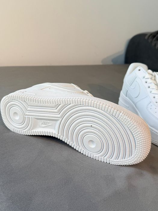 Nike air force 1
Marime: 39
Adidasi in stare perfectă noi cu eticheta