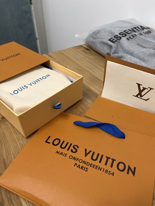 curea LOUIS VUITTON  full box