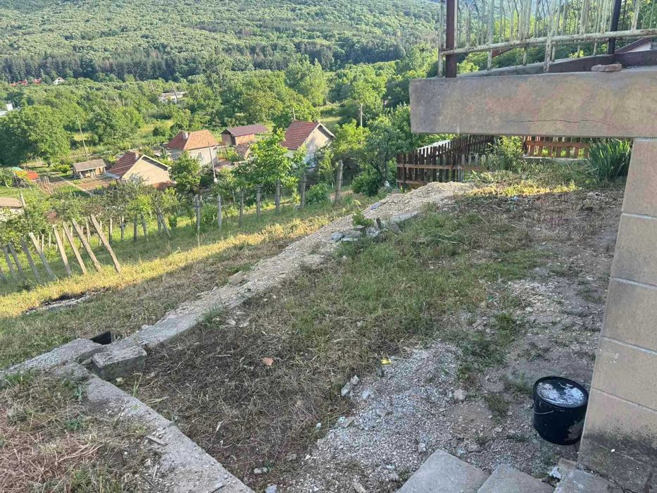 Триетажна вила, 80кв.м, местност Драката