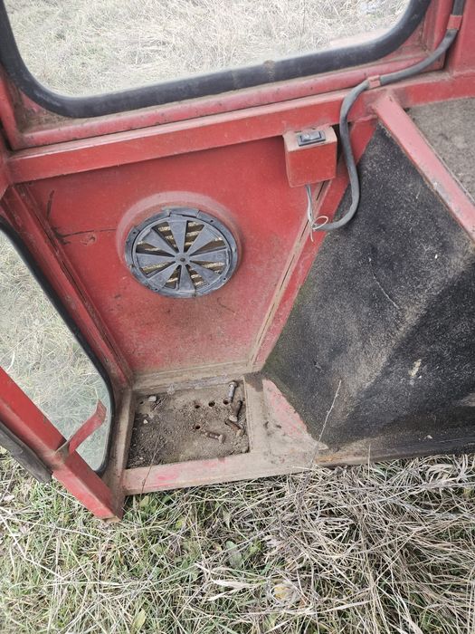 Cabina Tractor U 650 M model 2002