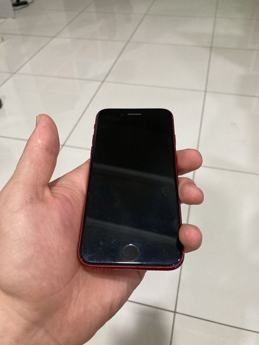 Продается iPhone SE2022