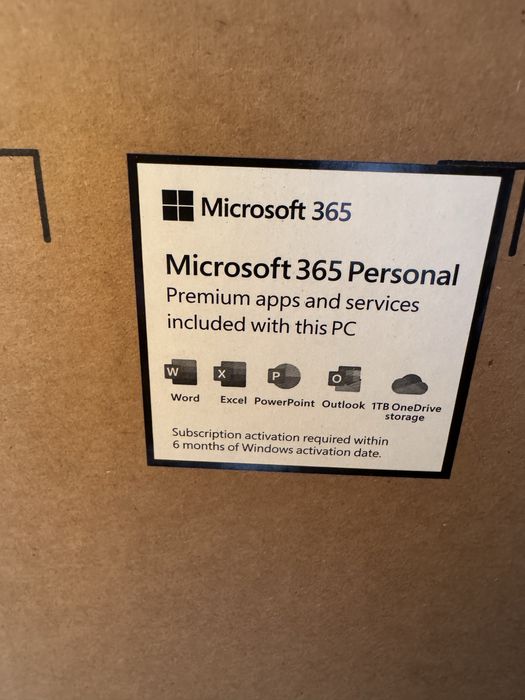 Лаптоп HP 14s не е ползван