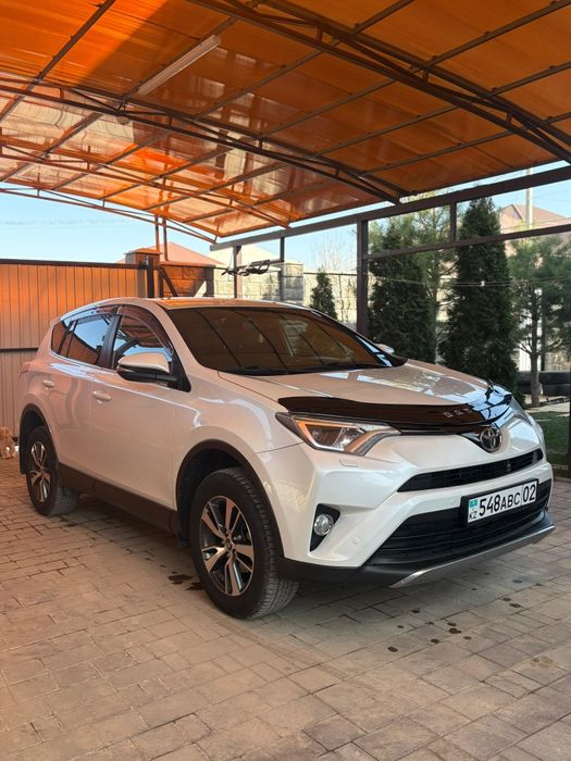Продам toyota rav 4 2018 год