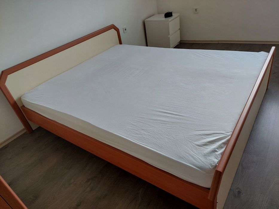 Спалня с подматрачни и матрак