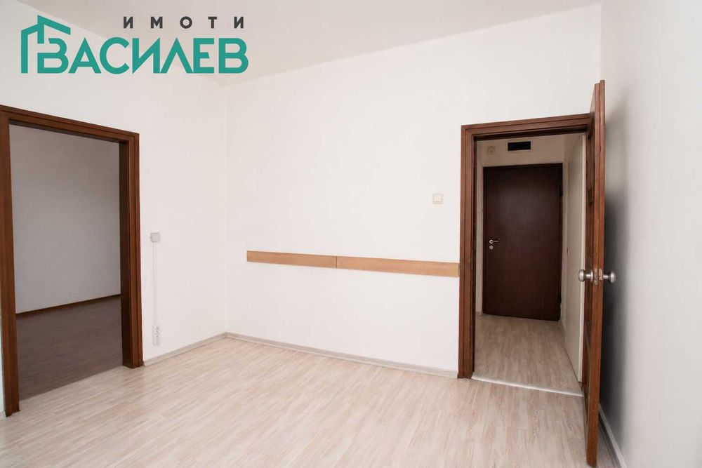 Продава 3-СТАЕН град София, Център