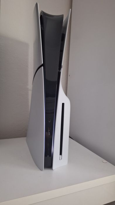 PS5 Slim Disc 1TB + controller ps5 și 3 jocuri