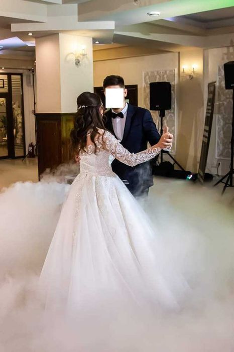 Rochie mireasă cu sclipici, păstrată, sâni medii-mari