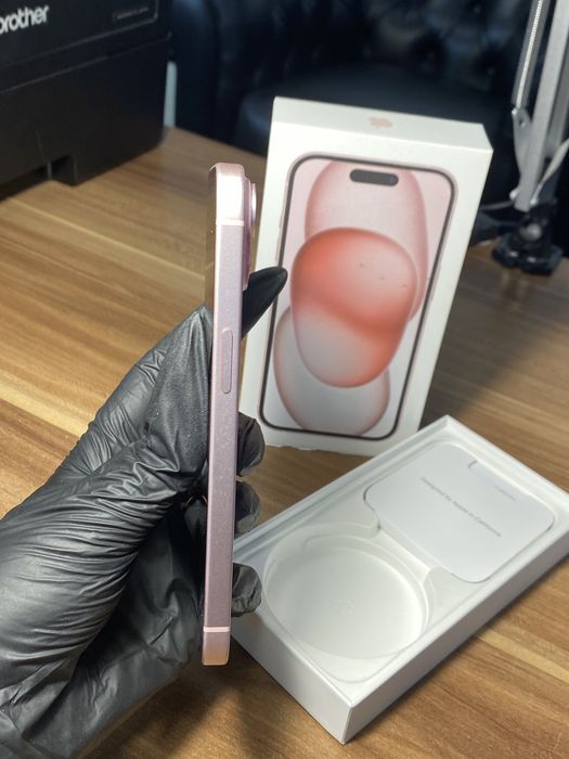 iPhone 15• 128 GB • Pink