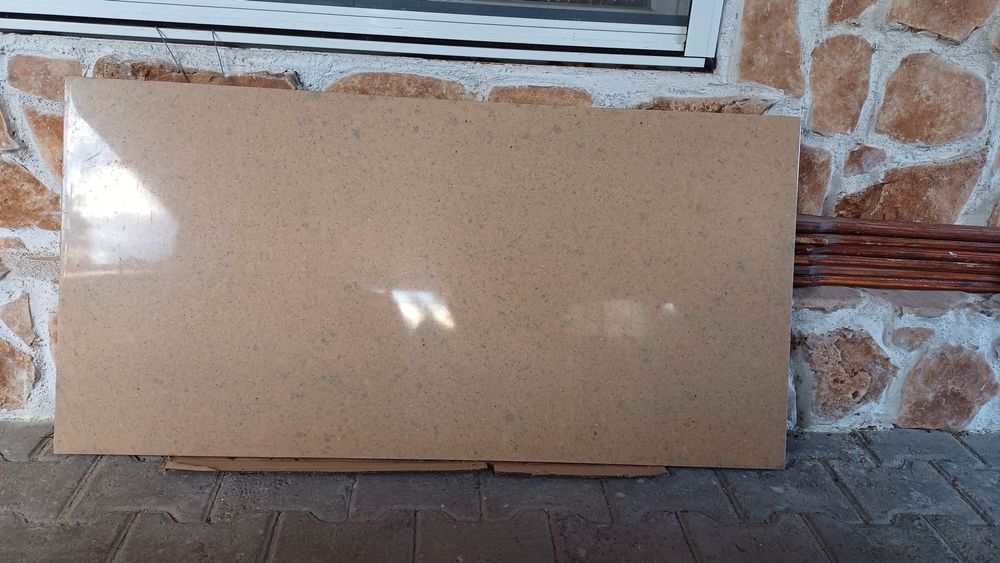 Мраморен плот подходящ за маса 120х60