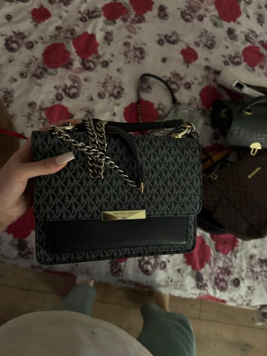 Продаю сумки срочно