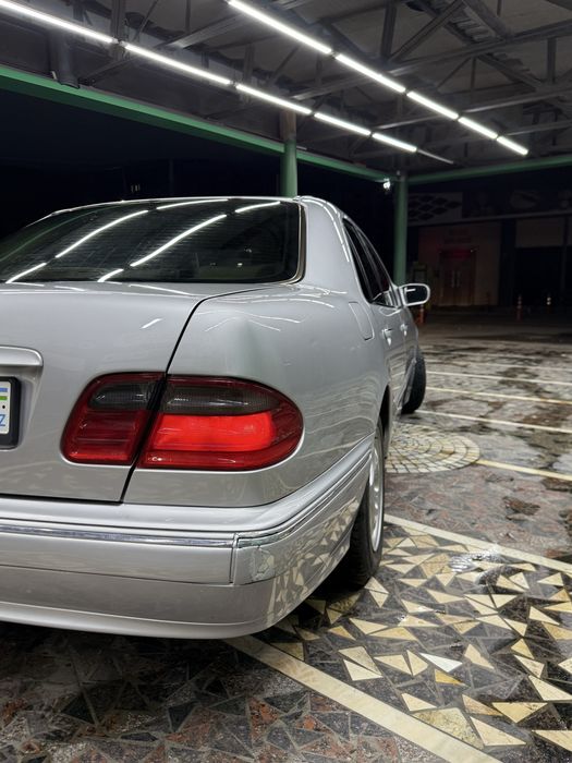 Mersedes Benz w210 idealniy sostayaniya srochna sotiladi