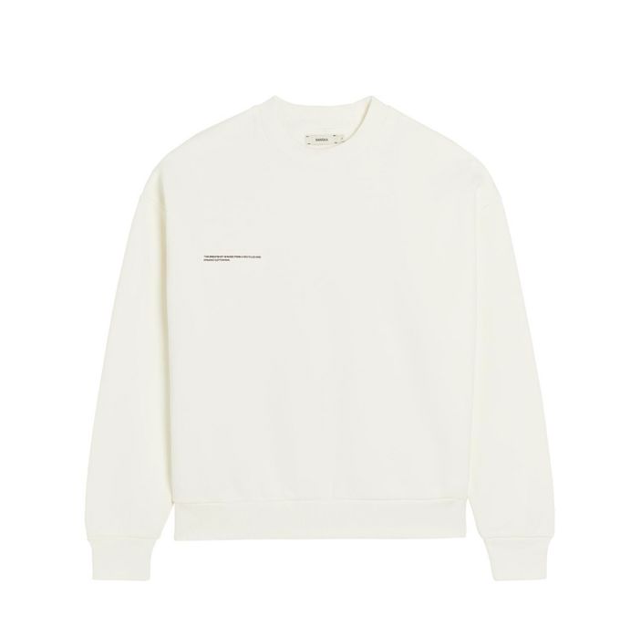 Pangaia бял екип