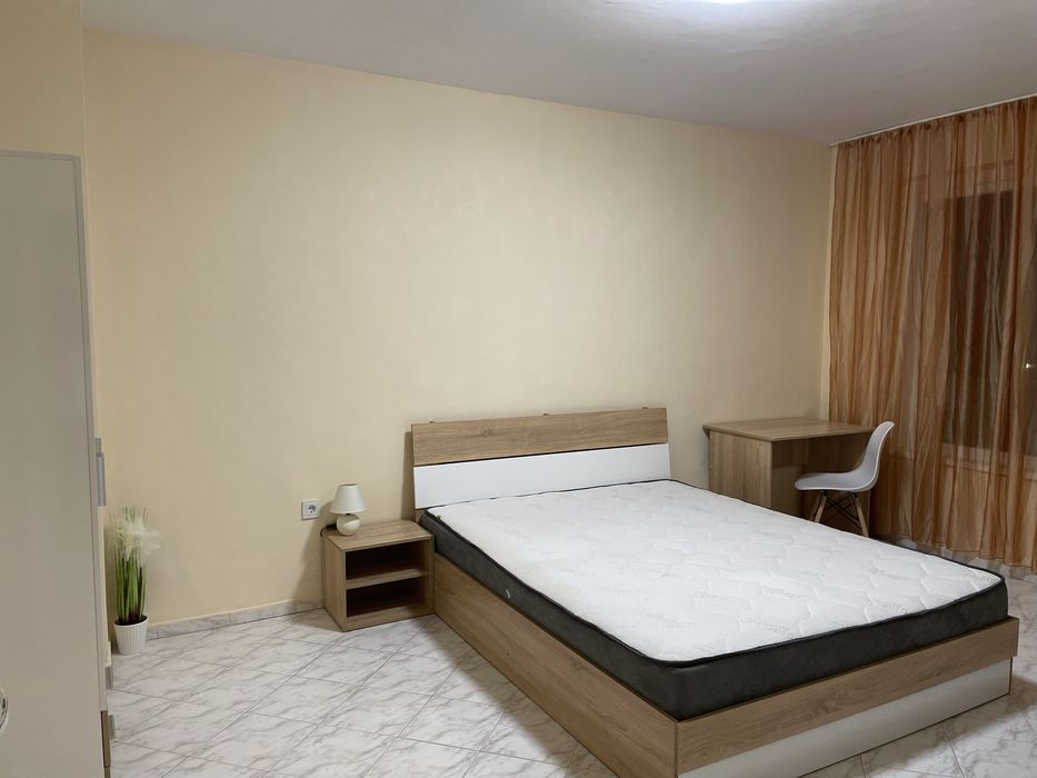 Дава се под наем Четиристаен апартамент в Варна, Младост 1 - 100 кв.м за 700 € - Снимка #1