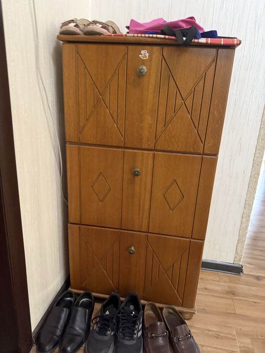 Продам шкаф в прихожую