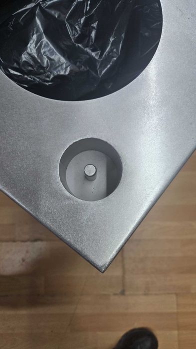 Кош за отпадъци с пепелник