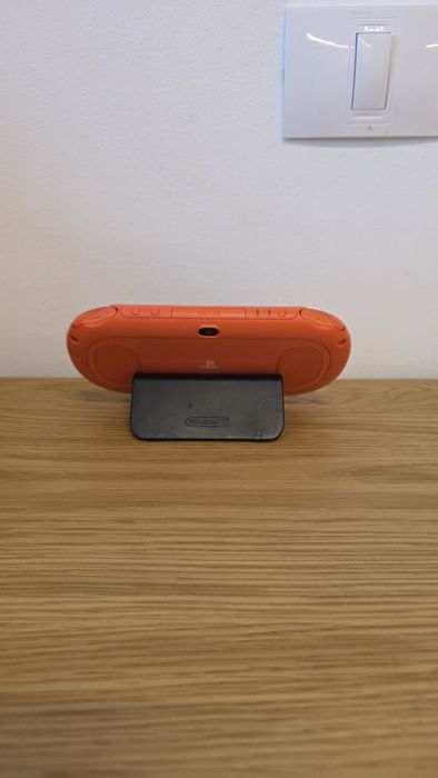 Playstation Vita 2000, Modat, 1500 jocuri, 10 in 1