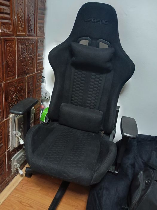 Scaun gaming Legend, material textil, perne lombară și cervicală, stare foarte bună
