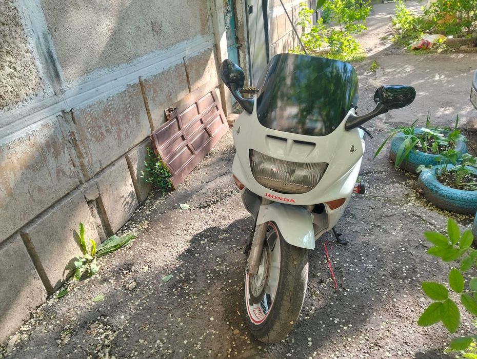 Продам мотоцикл Honda CBR 1000F