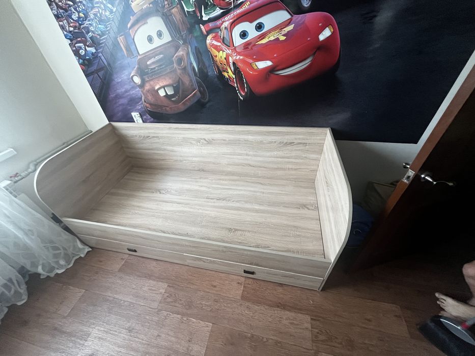 Продам детский, спальный гарнитур.