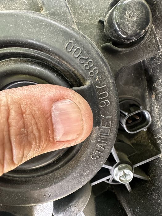 Far dreapta suzuki swift.