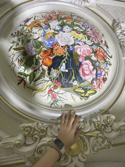 Роспись стен. Художник