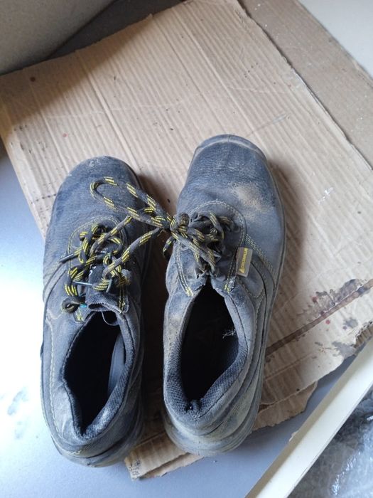 Ботинки рабочие высокие и короткие