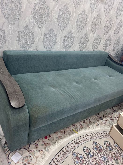 Диван продаётся в хорошом состояние