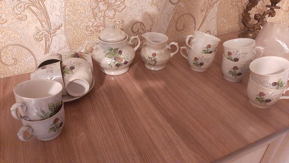 Сервиз продам чайный.