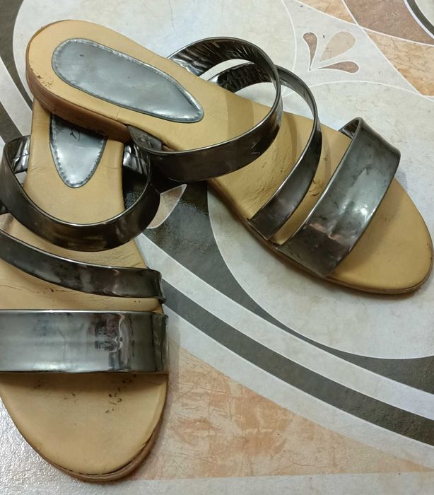 Papuci de dama pe culoarea argintiu