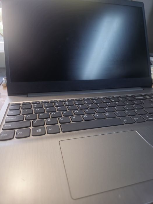 Laptop Lenovo IdeaPad 3 . 15,6 inch / 4gb Ram / 256gb SSD