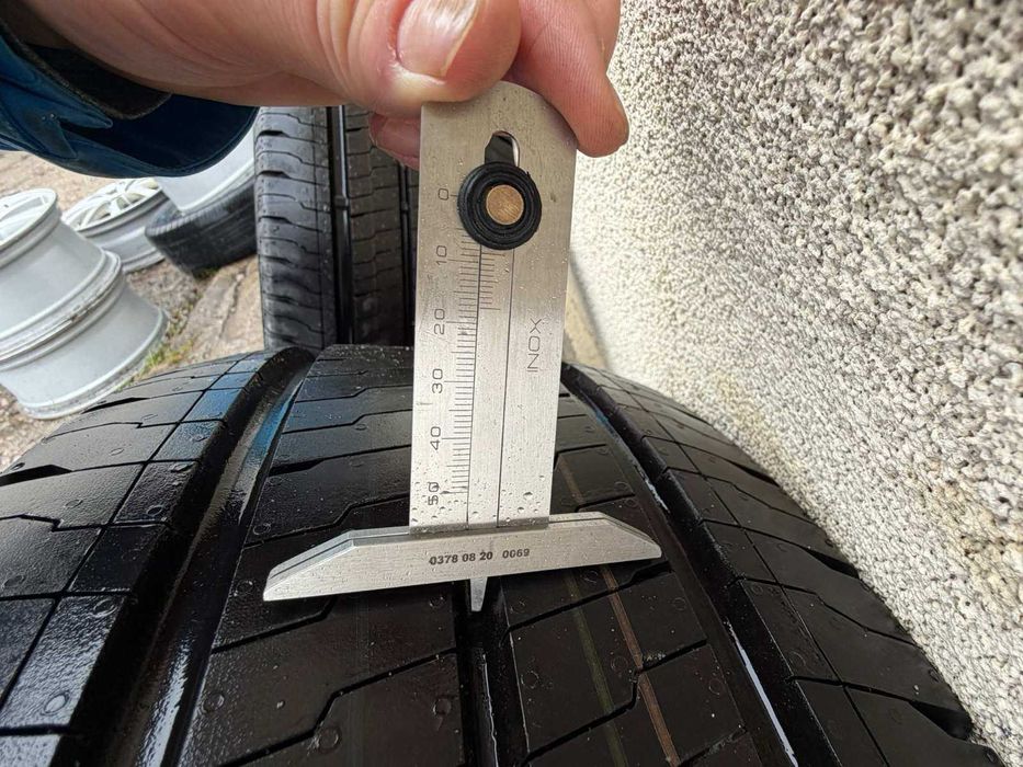 Гуми 235/65R16 Continental