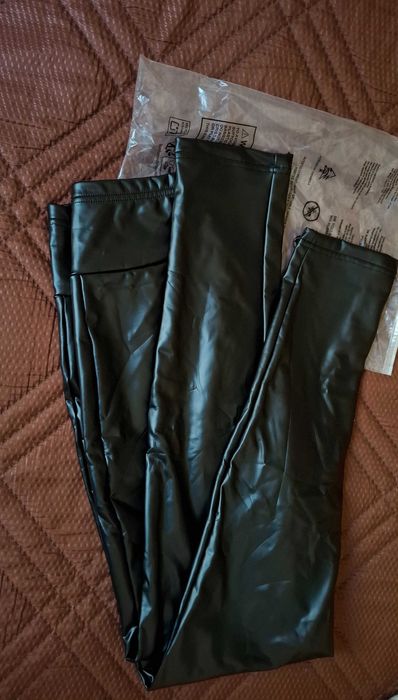 Нов дамски кожен ватиран клин - размер М