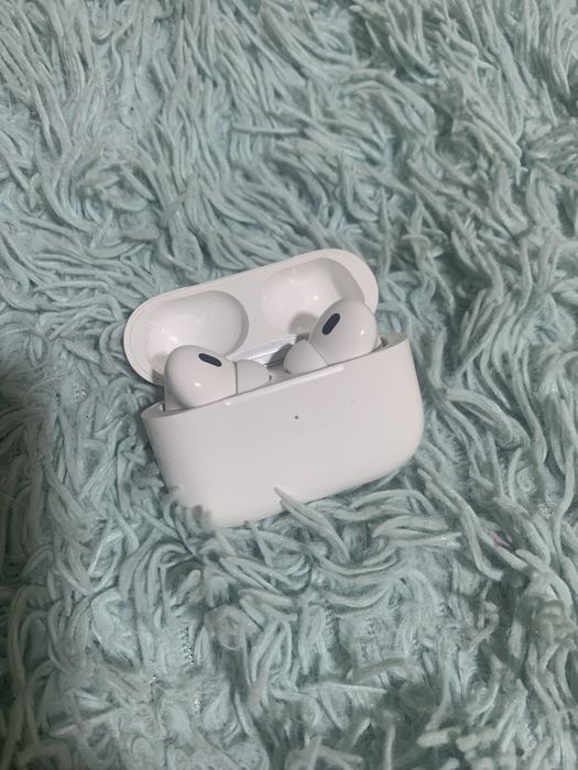 Наушники AirPods