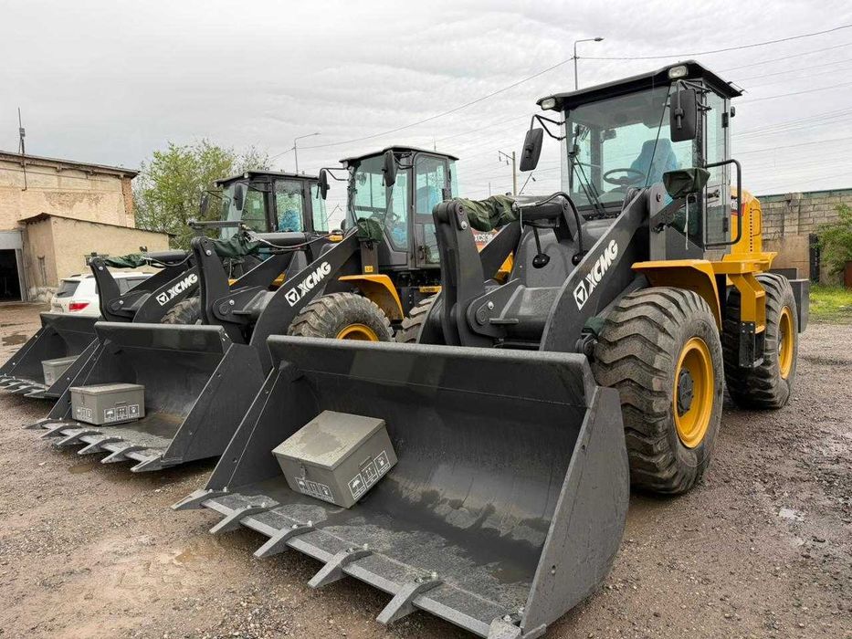 Фронтальный погрузчик XCMG LW300FN