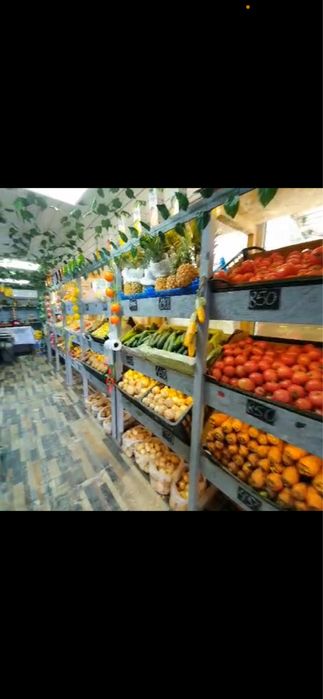 Действующий овощной магазин