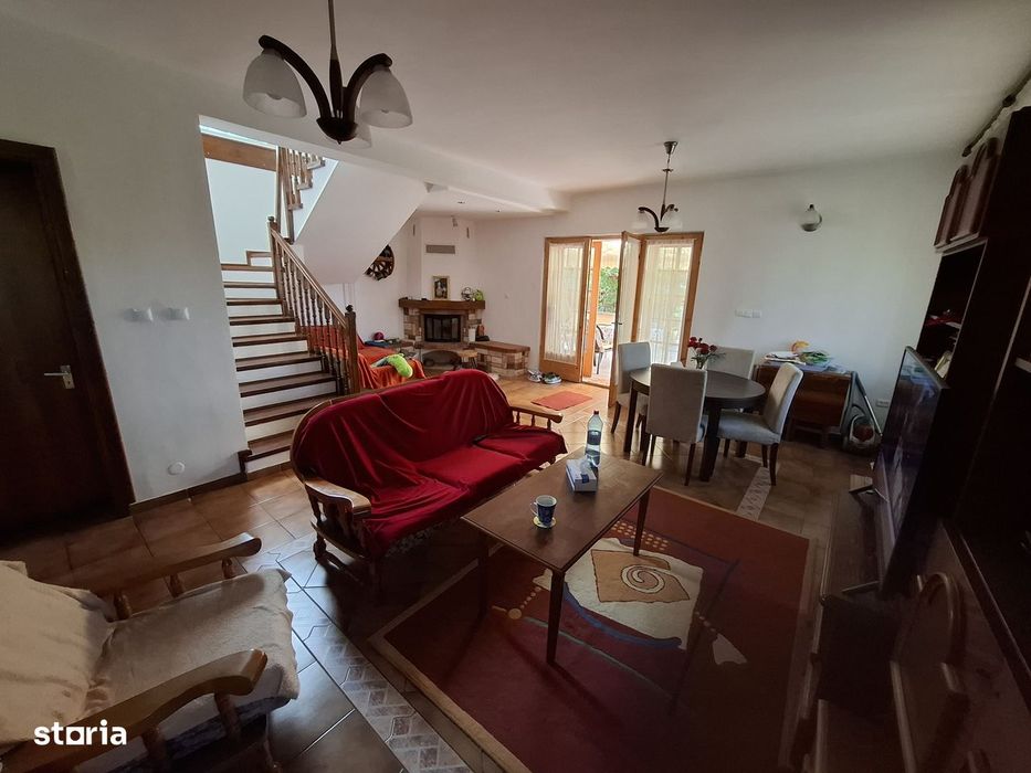 Casa si curte pentru o familie