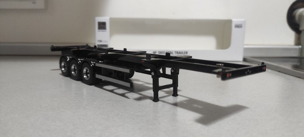 Колекционерски модел мащаб 1:50