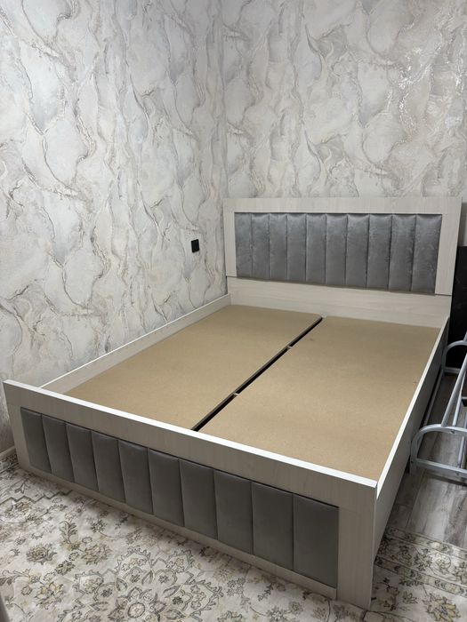 Продам кровать с матрасом