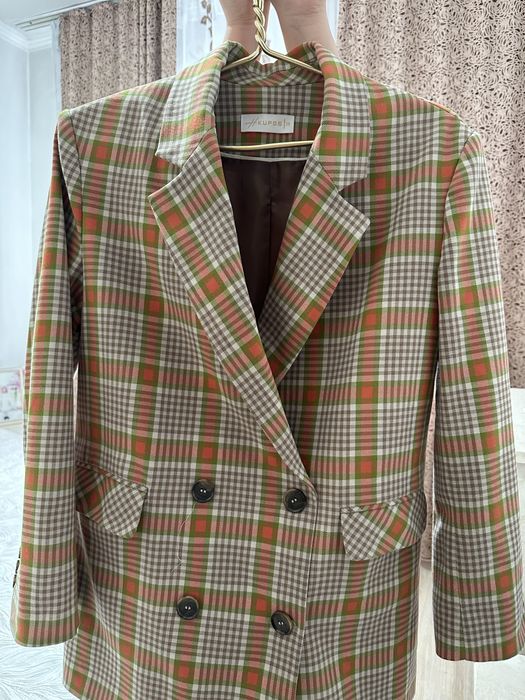 Костьюмы и брюки