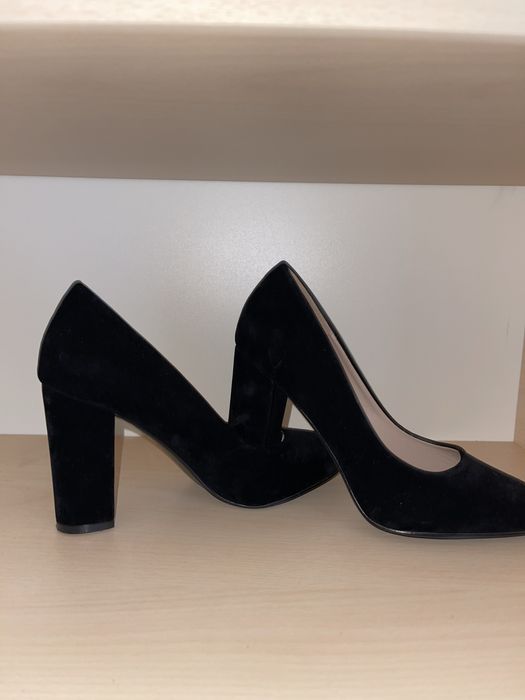 Pantofi cu toc patrat