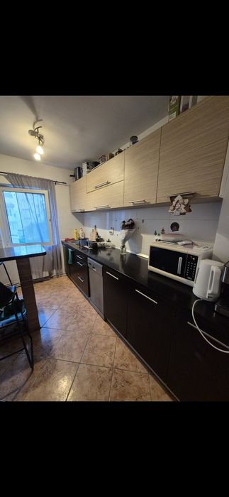 Inchiriez apartament 4 camere