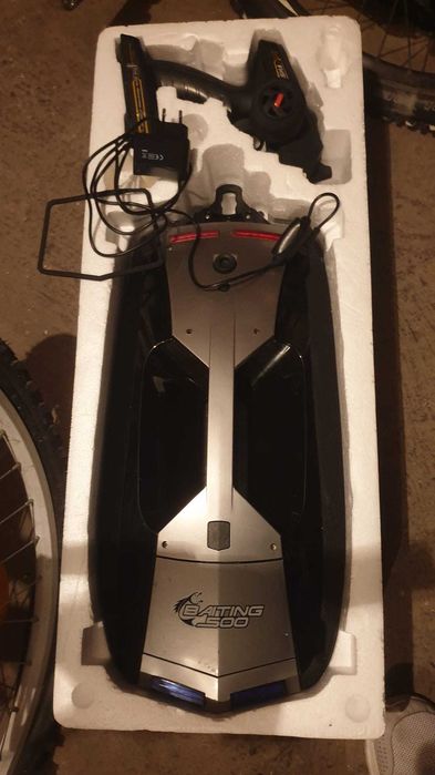 Лодка за захранване на риба