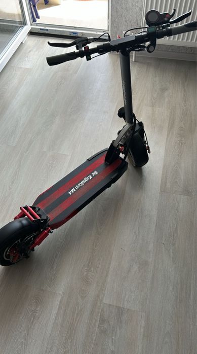 Продам самокат Kugoo