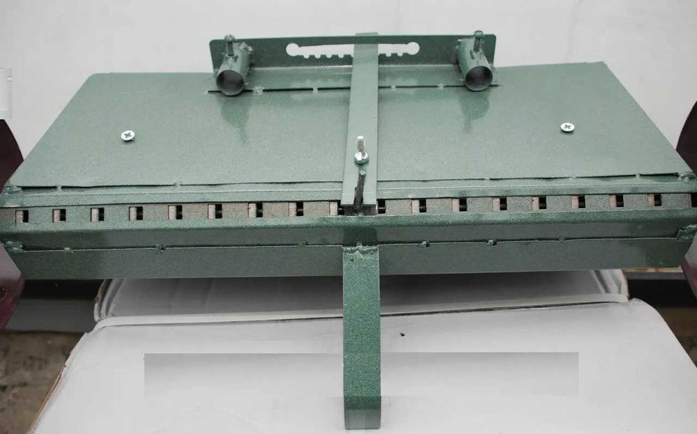 Semanatoare manuala pentru gazon din metal