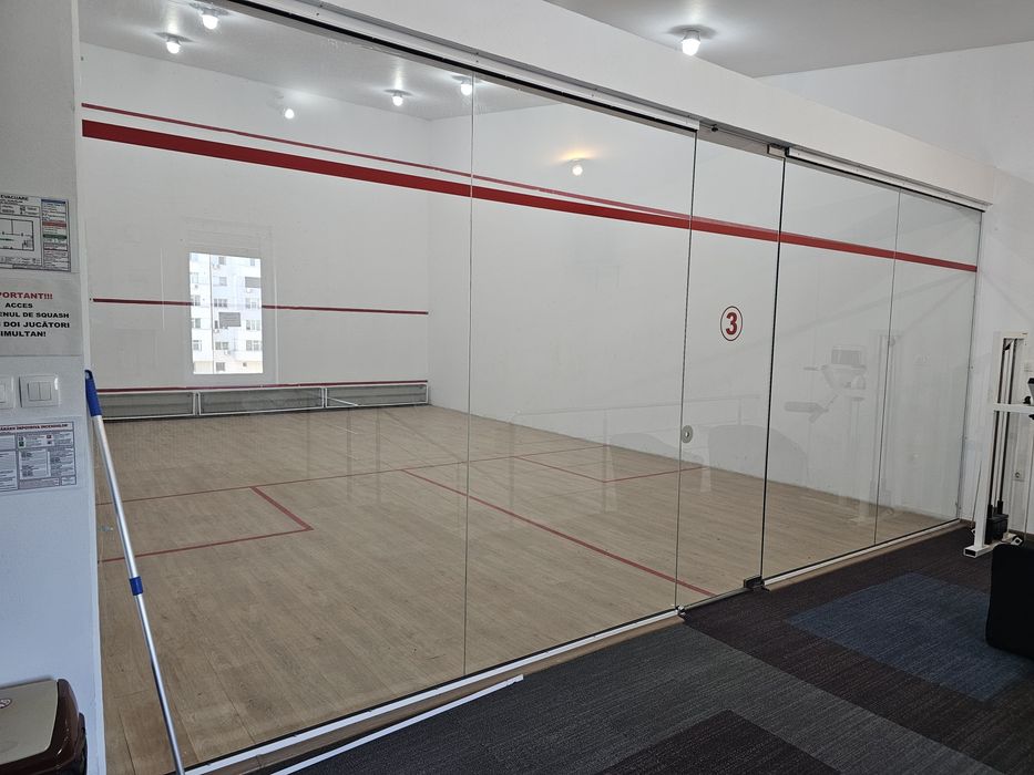 Perete sticlă securizată teren Squash