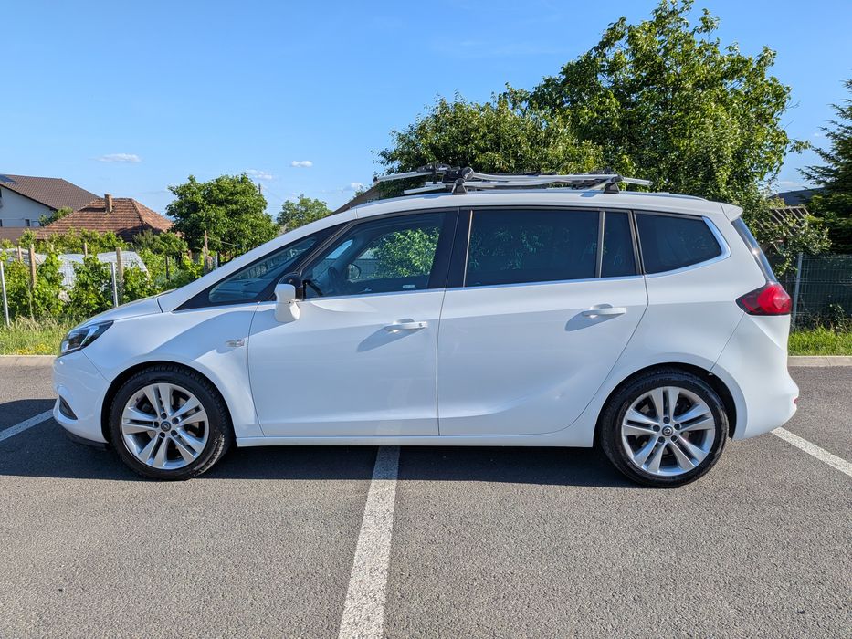 Vând Opel Zafira C Tourer 2.0 cdti 170 CP an 2017 - 7 locuri.