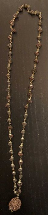 Продавам индийски броеници от рудракша, хималайски кристал и тулси